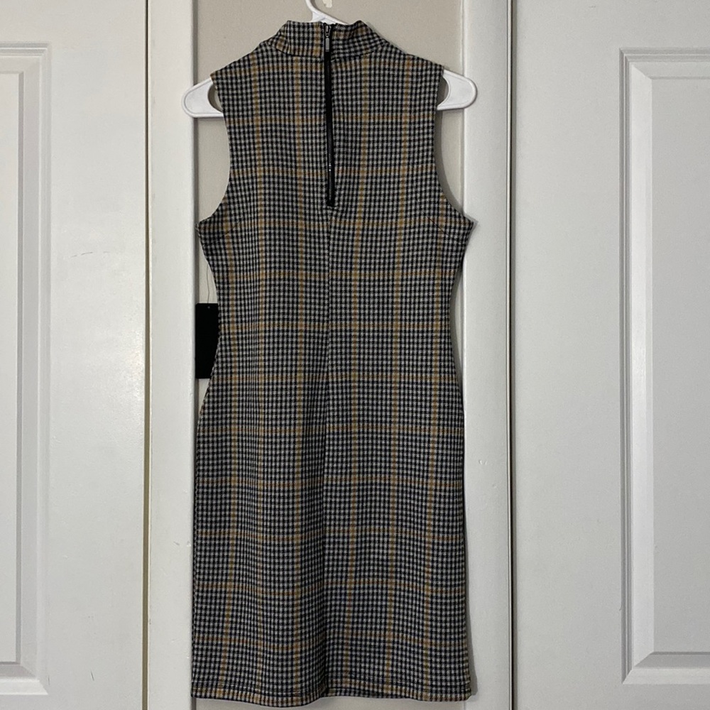 Plaid sleeveless body on dress